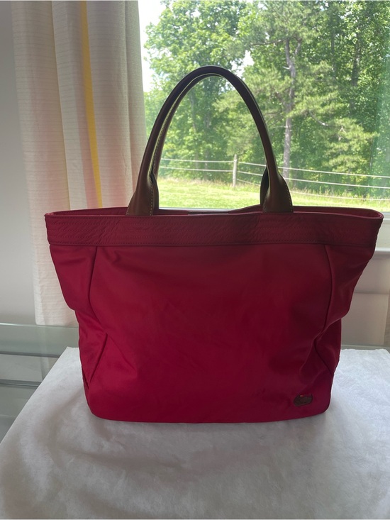 Dooney & Bourke Handbags - Dooney & Bourke EUC Victoria Nylon Tote Leather Handles Bag